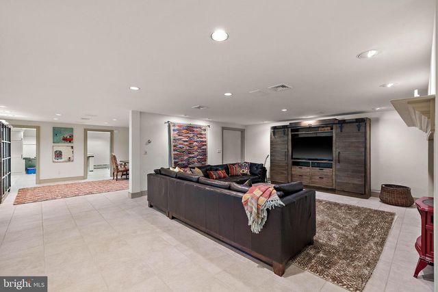 4635 NEWARK RD, Cochranville, PA 19330