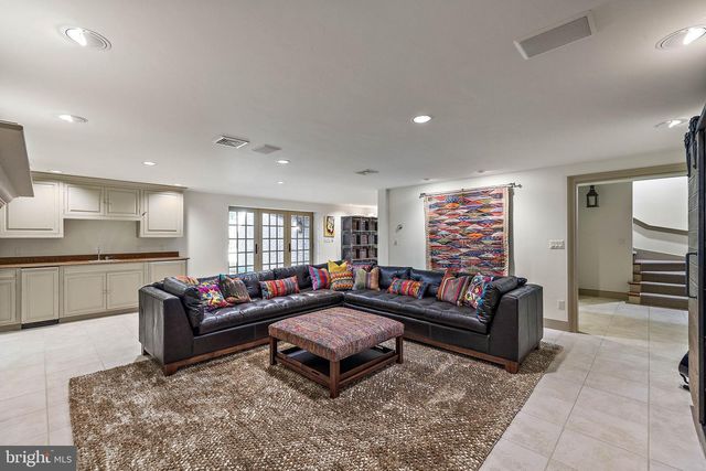 4635 NEWARK RD, Cochranville, PA 19330