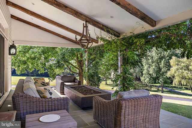 4635 NEWARK RD, Cochranville, PA 19330