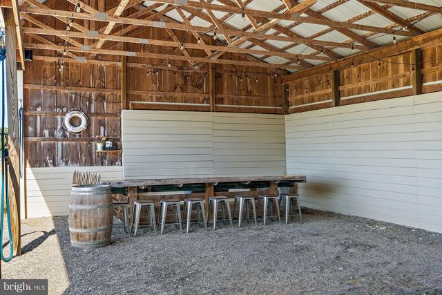 4635 NEWARK RD, Cochranville, PA 19330