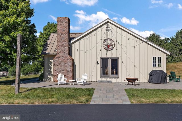 4635 NEWARK RD, Cochranville, PA 19330