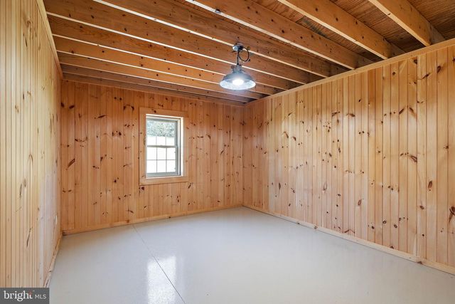 4635 NEWARK RD, Cochranville, PA 19330