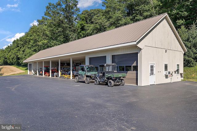 4635 NEWARK RD, Cochranville, PA 19330