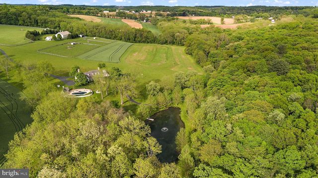 4635 NEWARK RD, Cochranville, PA 19330