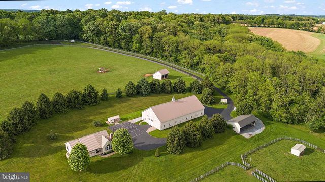 4635 NEWARK RD, Cochranville, PA 19330