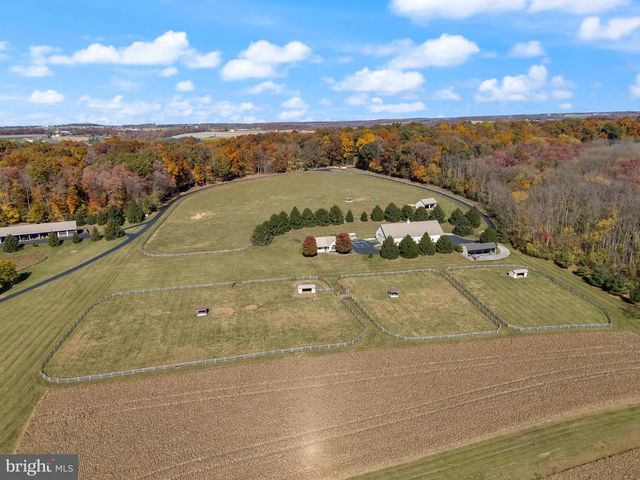 4635 NEWARK RD, Cochranville, PA 19330