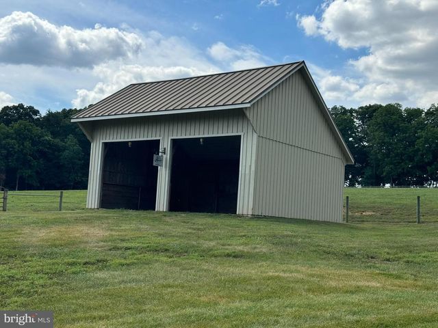 4635 NEWARK RD, Cochranville, PA 19330