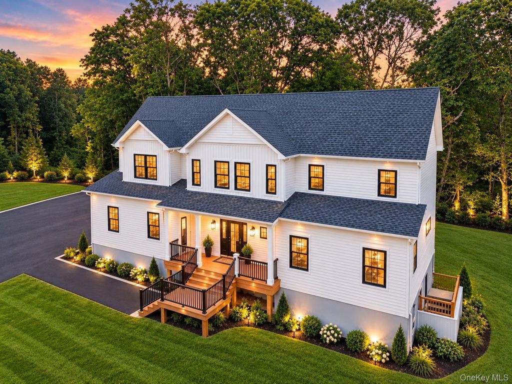 6 Pine Hill Ct, Port Jefferson, NY 11777 — exterior