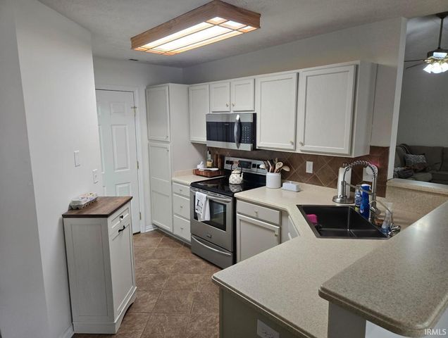 9830 Clippinger Road, Evansville, IN 47725
