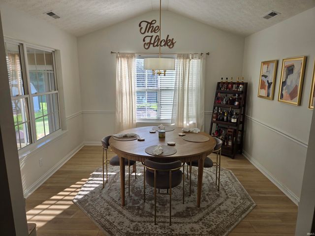 9830 Clippinger Road, Evansville, IN 47725