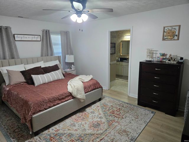 9830 Clippinger Road, Evansville, IN 47725