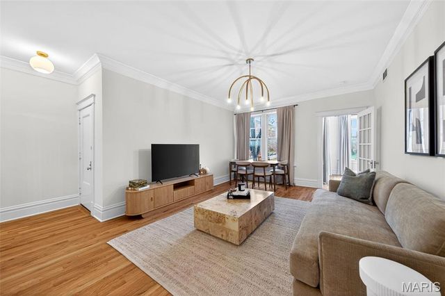 5394 Pershing Avenue 2E, St Louis, MO 63112