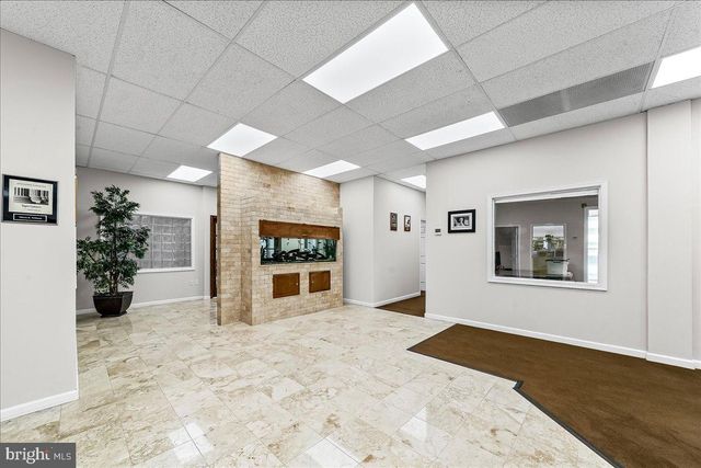 101 E DARBY RD, Havertown, PA 19083
