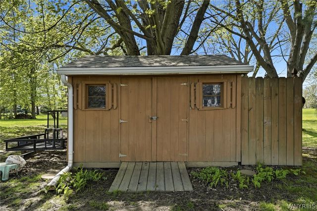 64 Bittersweet Lane, Orchard Park, NY 14127