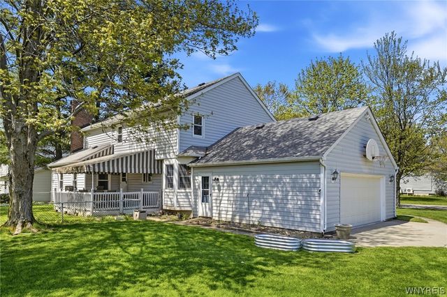 64 Bittersweet Lane, Orchard Park, NY 14127