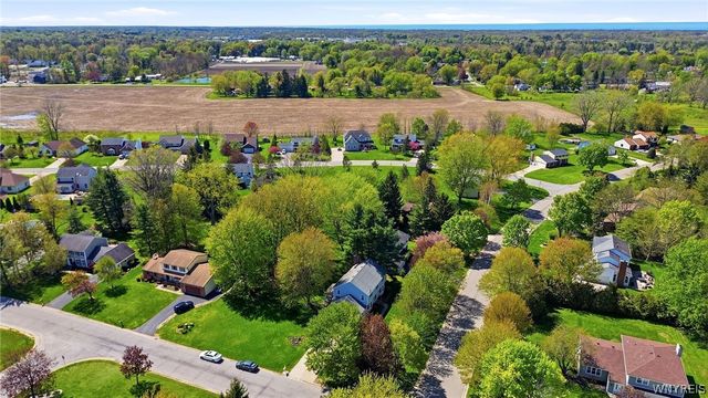 64 Bittersweet Lane, Orchard Park, NY 14127