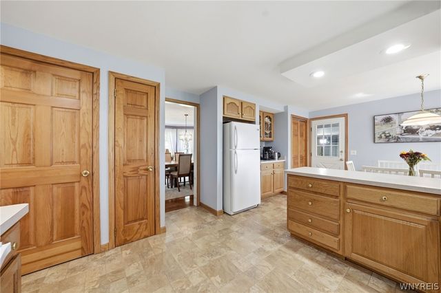 64 Bittersweet Lane, Orchard Park, NY 14127