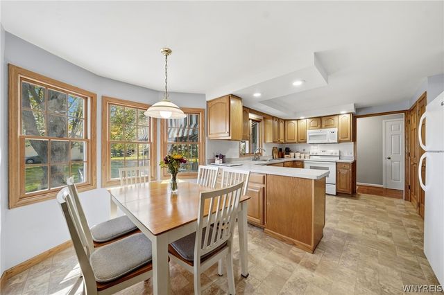 64 Bittersweet Lane, Orchard Park, NY 14127