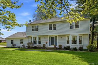 64 Bittersweet Lane, Orchard Park, NY 14127