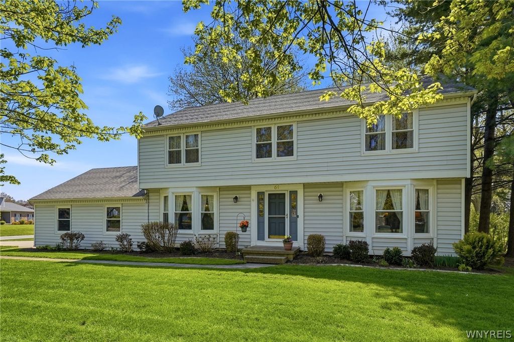 64 Bittersweet Lane, Orchard Park, NY 14127