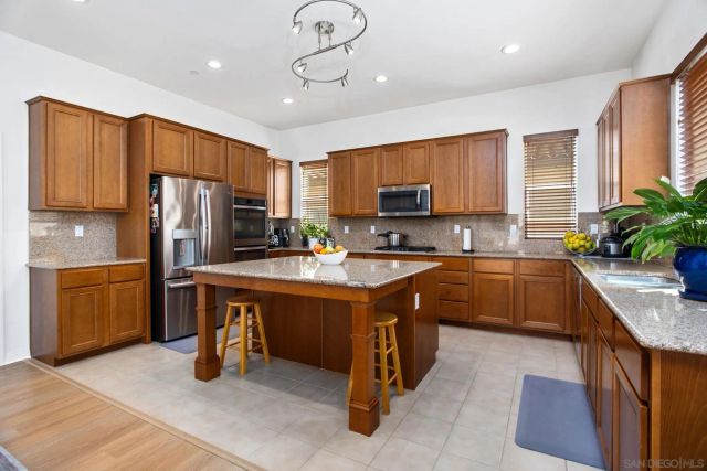 1818 Santa Christina Ave, Chula Vista, CA 91913