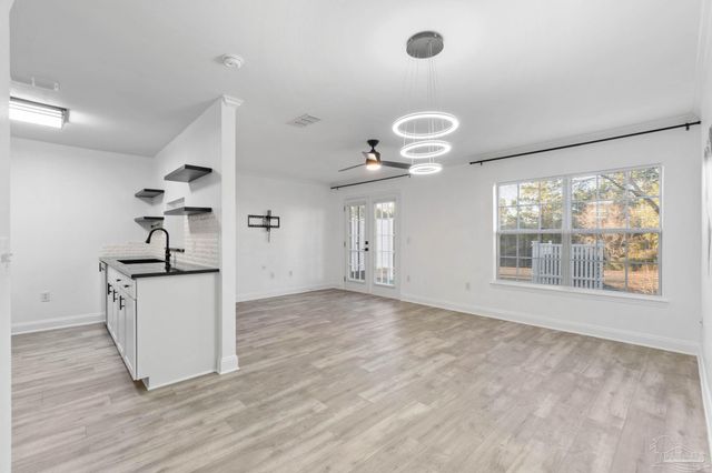 707 Majestic Dr, Crestview, FL 32536