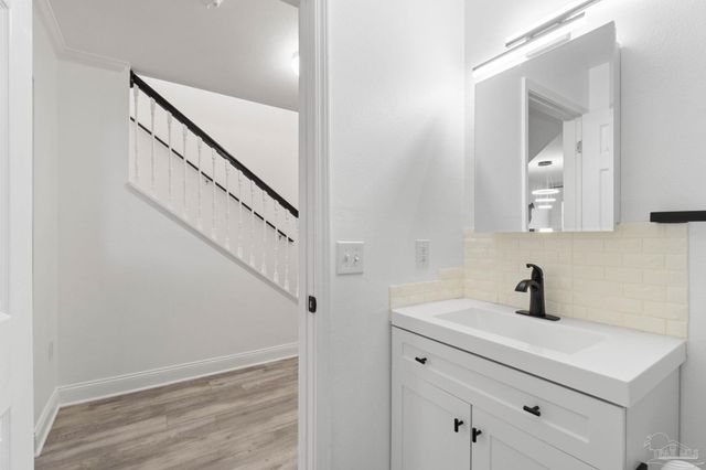 707 Majestic Dr, Crestview, FL 32536