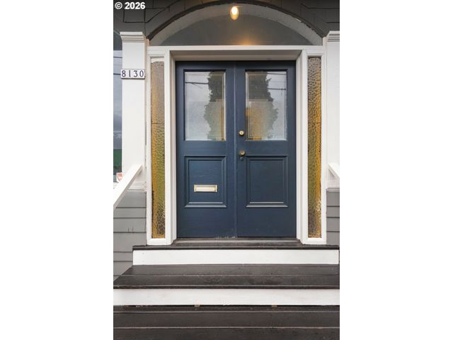 8130 Se MADISON St, Portland, OR 97215