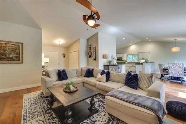 35 Kintyre Drive, Bella Vista, AR 72715