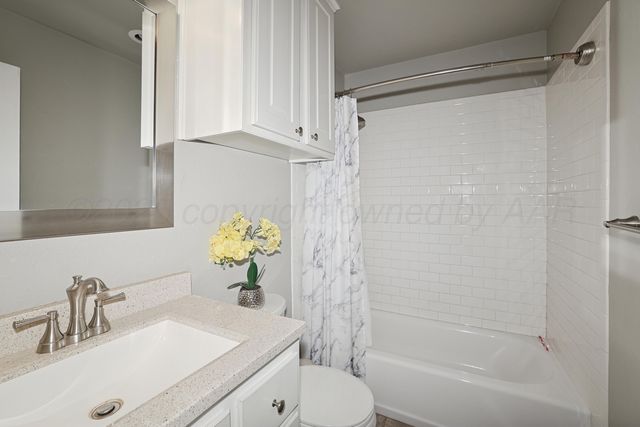 1313 Mills Avenue, Dumas, TX 79029