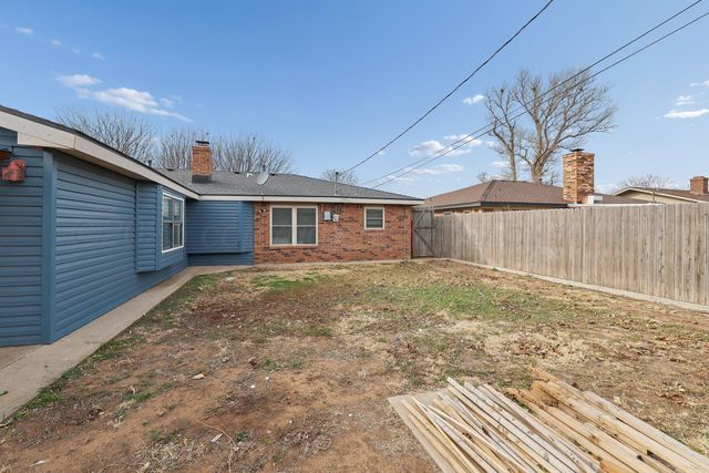 1313 Mills Avenue, Dumas, TX 79029