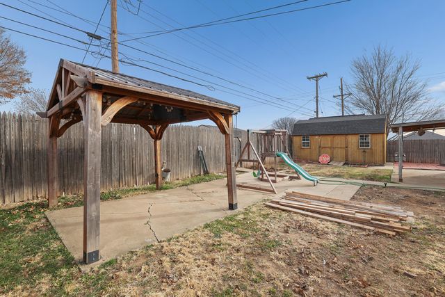1313 Mills Avenue, Dumas, TX 79029