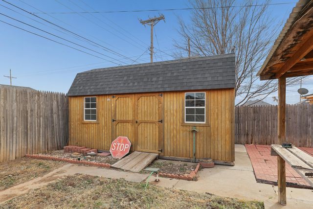 1313 Mills Avenue, Dumas, TX 79029