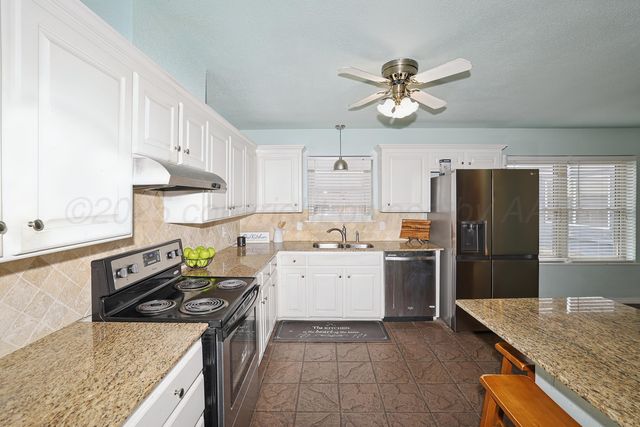 1313 Mills Avenue, Dumas, TX 79029