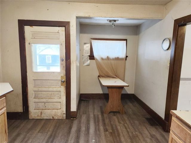 399 Baldwin Ave, Sharon, PA 16146