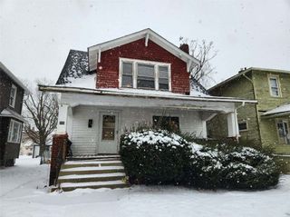399 Baldwin Ave, Sharon, PA 16146