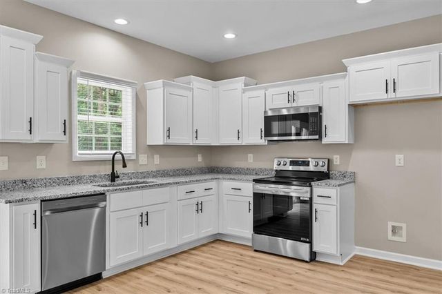 655 Woodland Circle, Asheboro, NC 27203
