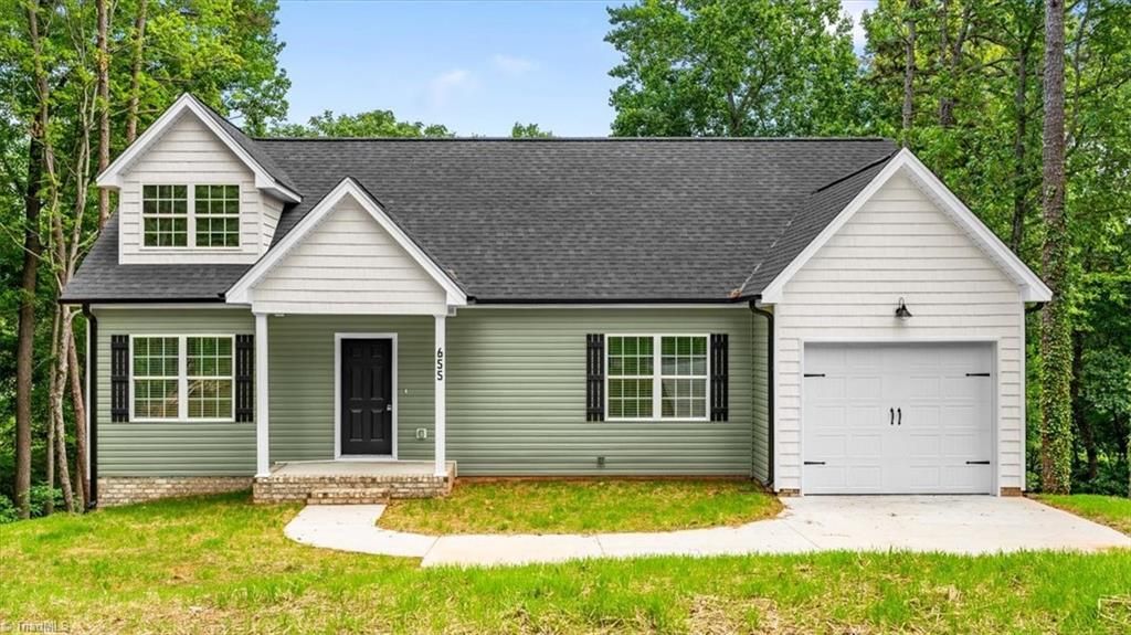 655 Woodland Circle, Asheboro, NC 27203