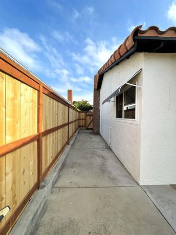 11278 Calle Jalapa, San Diego, CA 92126