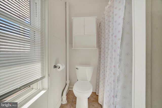 356 E MAIN ST, Dallastown, PA 17313