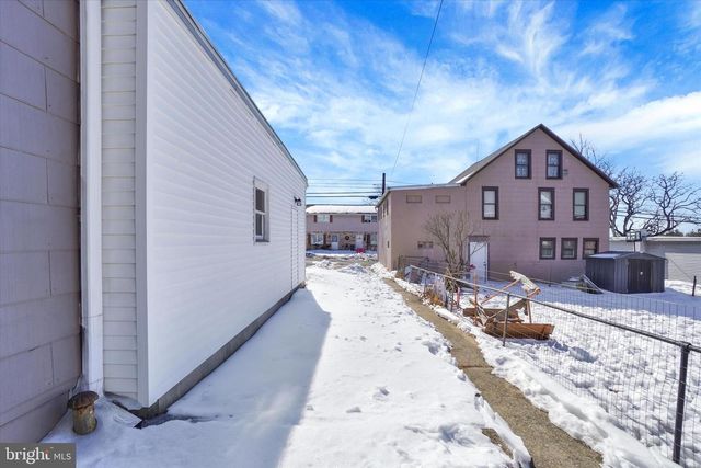 356 E MAIN ST, Dallastown, PA 17313