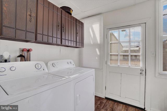 356 E MAIN ST, Dallastown, PA 17313