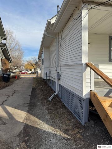 6012 Florence Boulevard, Omaha, NE 68110