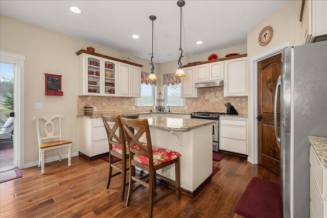 9903 E Peone Landing Ln, Mead, WA 99021