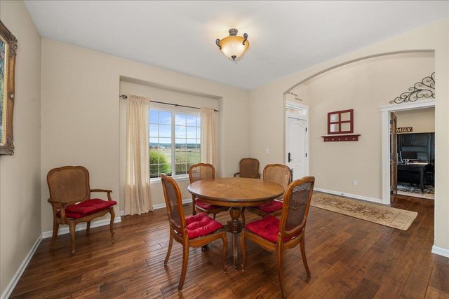 9903 E Peone Landing Ln, Mead, WA 99021