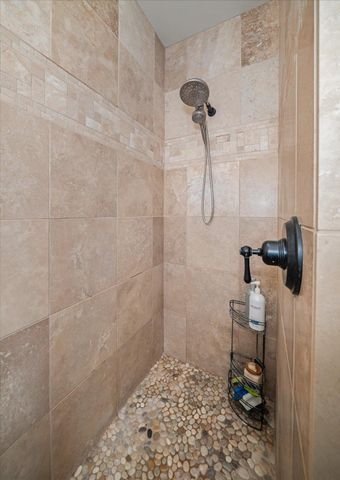 9903 E Peone Landing Ln, Mead, WA 99021