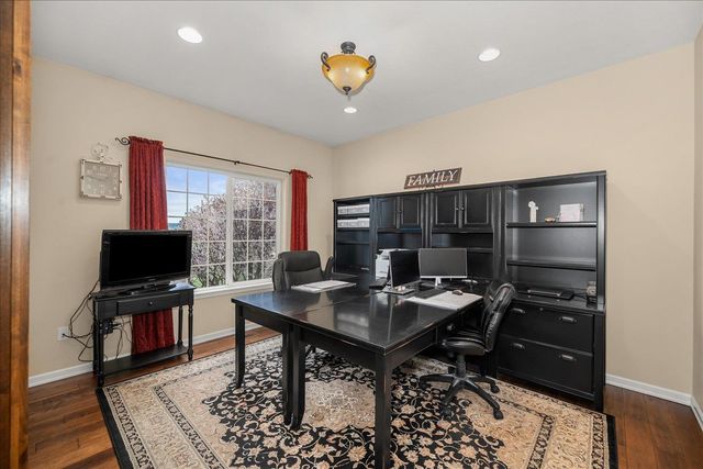 9903 E Peone Landing Ln, Mead, WA 99021