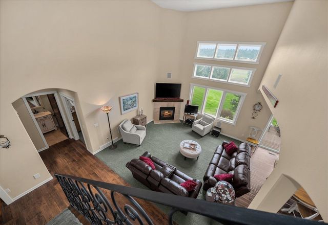 9903 E Peone Landing Ln, Mead, WA 99021