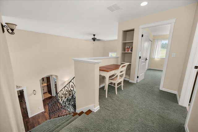 9903 E Peone Landing Ln, Mead, WA 99021