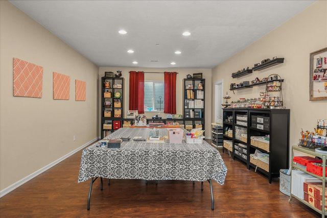 9903 E Peone Landing Ln, Mead, WA 99021